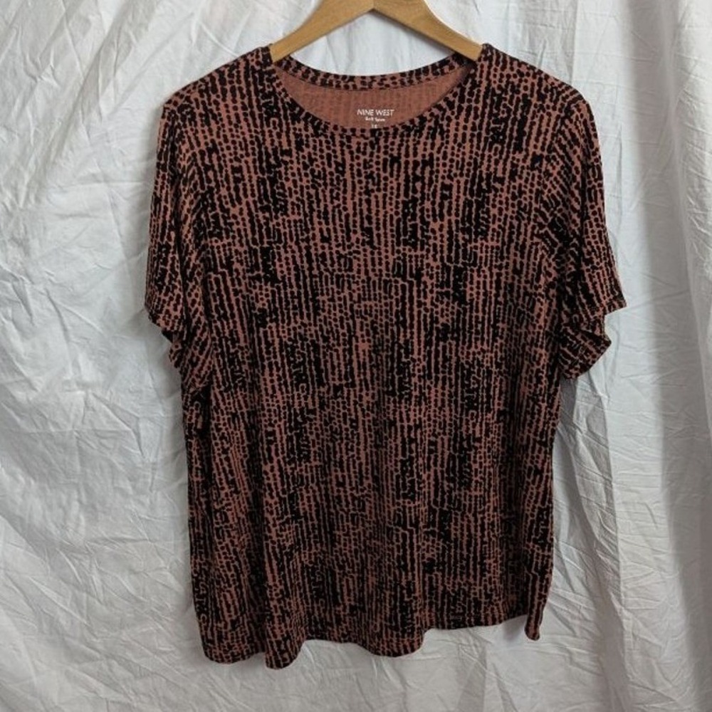 Soft Spun Womens Sz 1X Brown w/ Black Dots Short Sleeve Top Stretch Crew Neck